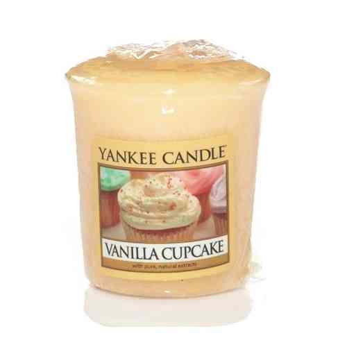 Vanilla Cupcake Votive 1093714E